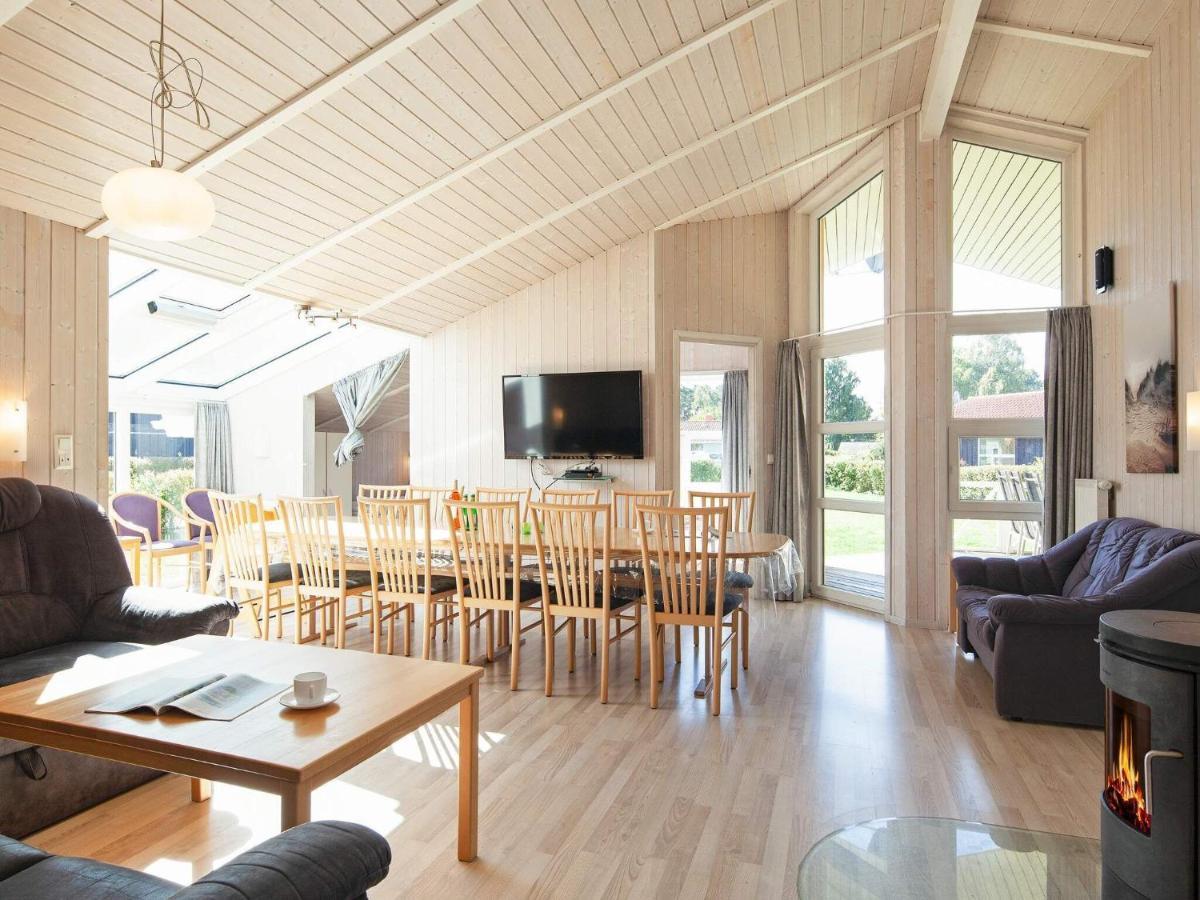 12 Person Holiday Home In Grömitz Εξωτερικό φωτογραφία