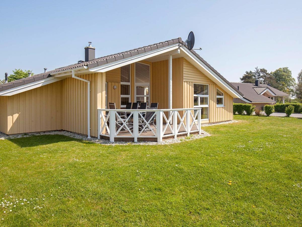12 Person Holiday Home In Grömitz Εξωτερικό φωτογραφία