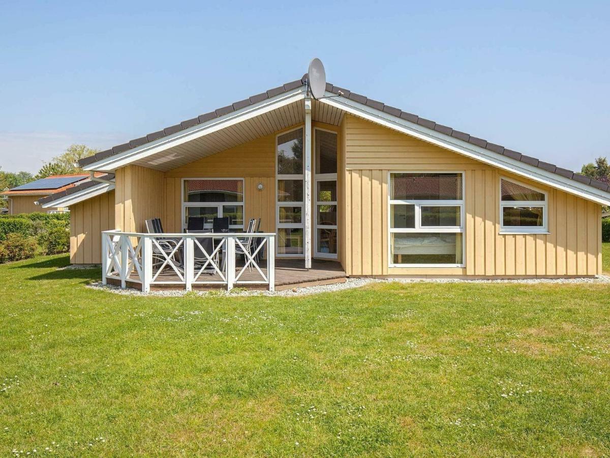 12 Person Holiday Home In Grömitz Εξωτερικό φωτογραφία